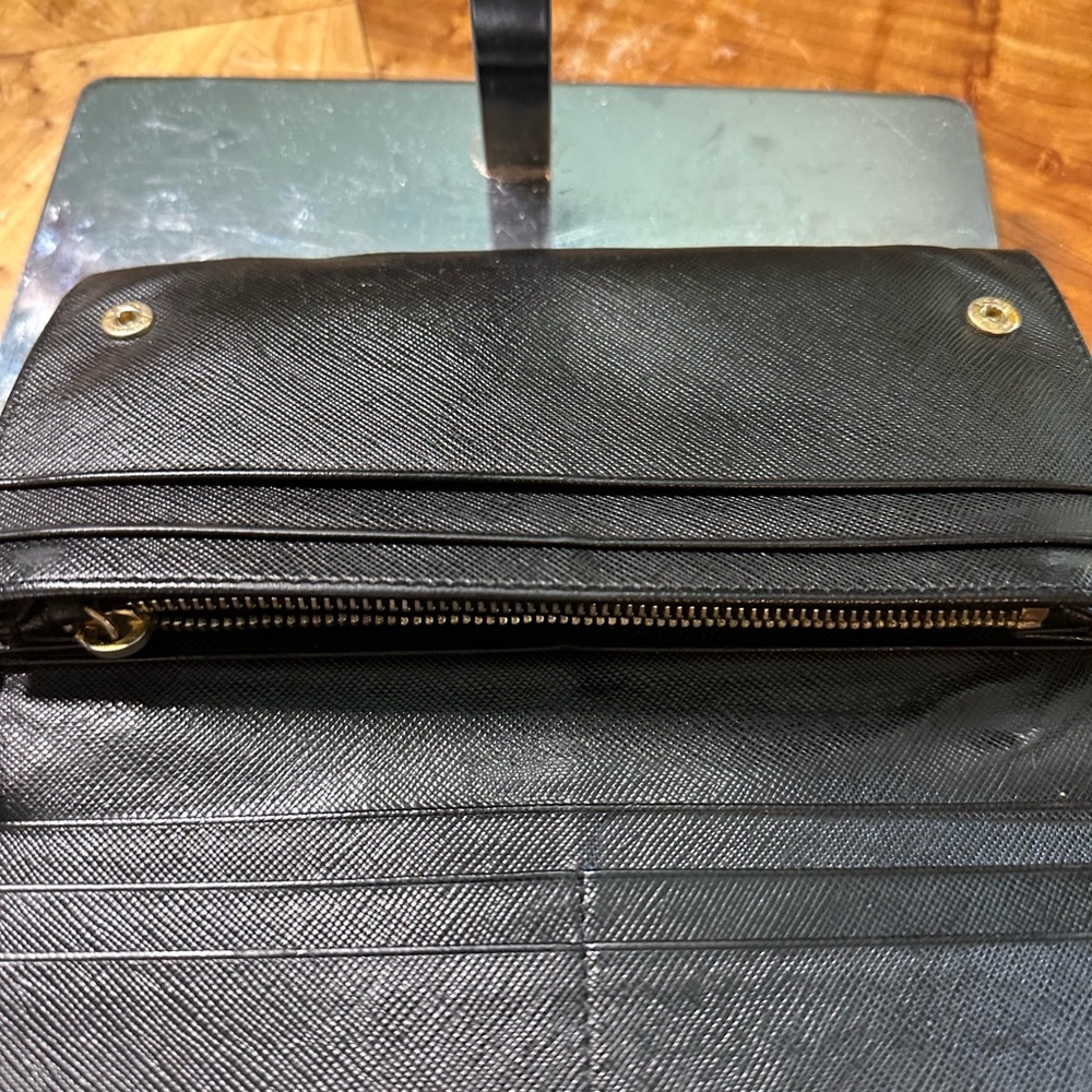 Prada Black Saffiano Leather Clutch Wallet with Gold Logo - Picture 8 of 16